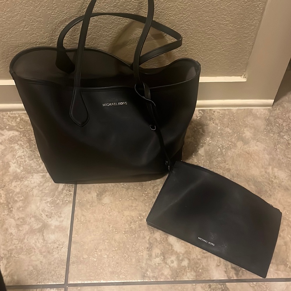 Black Michael Kors purse/coin purse